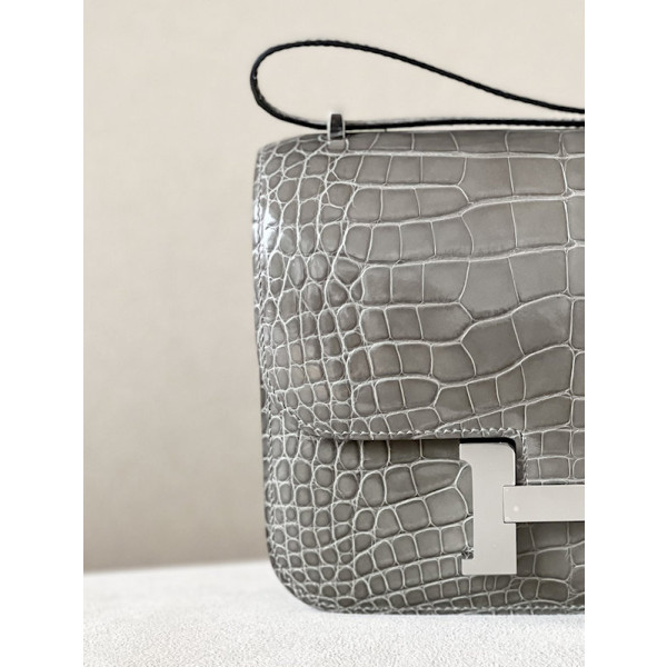 Hermes Constance 19 Ostrich Parchemin (3C) Gold Hardware Grey