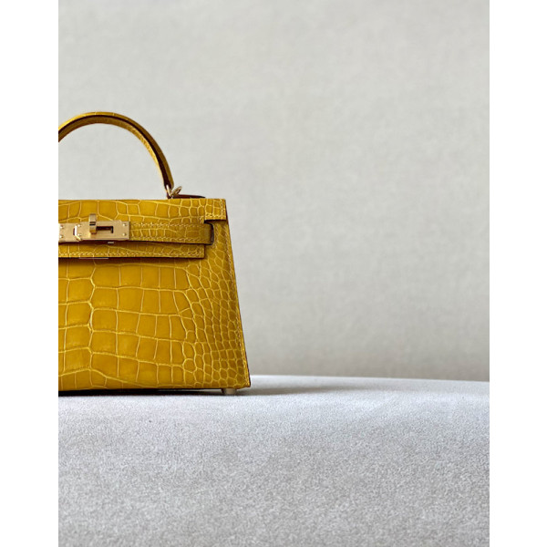 Hermes In-The-Loop 18 Swift Gold (37) Gold Hardware Amber Yellow