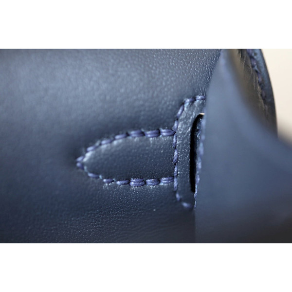 Hermes In-The-Loop 18 Swift Vermillon (5E) Palladium Hardware Navy Blue
