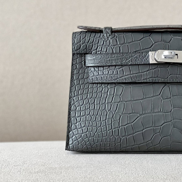 Hermes Hermes In-The-Loop 18 Swift Chai (0M) Palladium Hardware Dark Grey