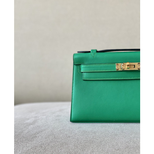 Hermes Kelly Pochette Swift Nata (I2) Palladium Hardware Green