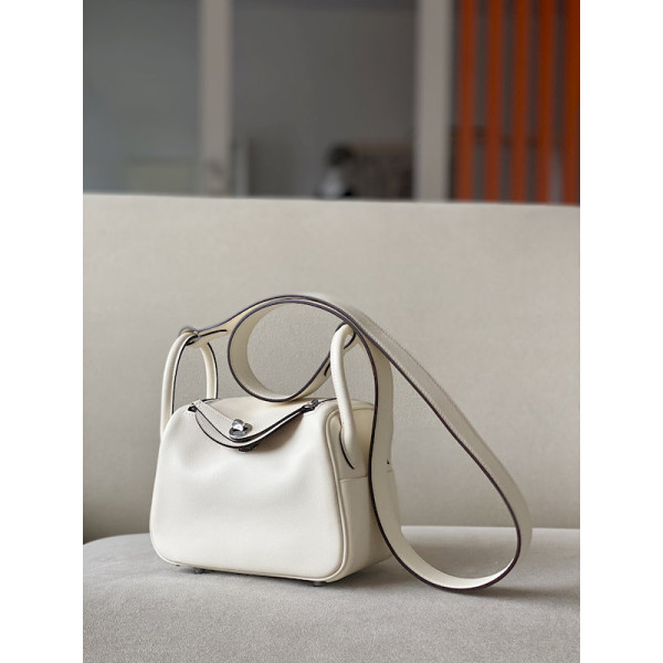 Hermes Lindy 26 Clemence Cassis (N5) Gold Hardware White