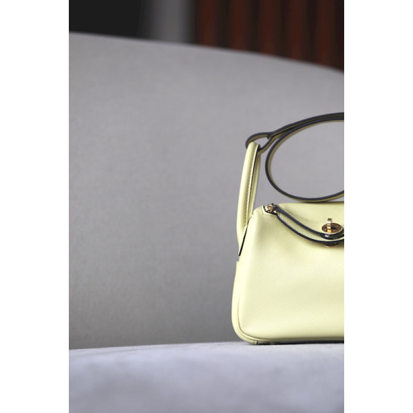 Hermes Lindy 26 Clemence Vert Criquet (3I) Palladium Hardware Yellow