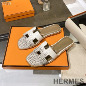 Hermes Oran Slides Women Alligator Leather White