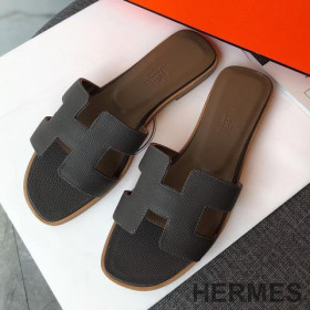 Hermes Oran Slides Women Grain Calfskin Black/Grey
