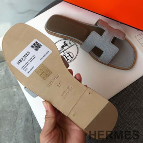 Hermes Oran Slides Women Grain Calfskin Grey